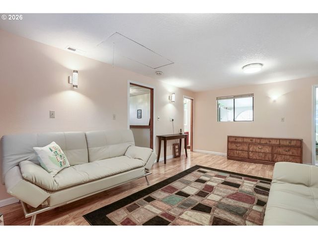 1215 Ne 139TH Ave, Vancouver, WA 98684