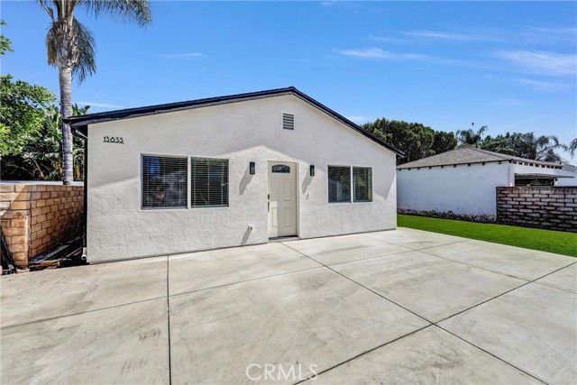 13831 Bessemer, Los Angeles, CA 91401