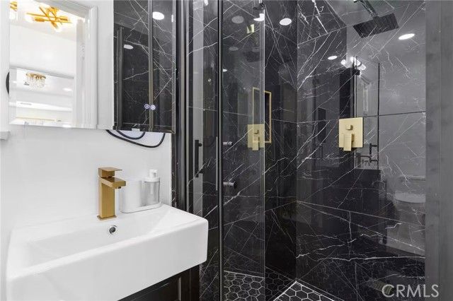 13831 Bessemer, Los Angeles, CA 91401