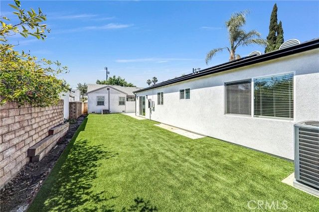13831 Bessemer, Los Angeles, CA 91401