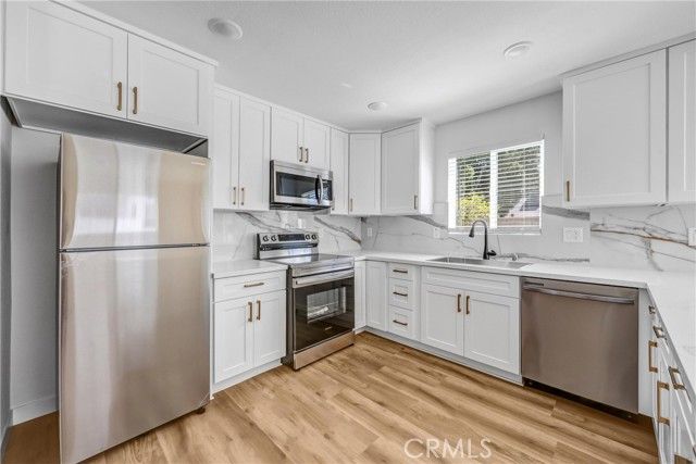 13831 Bessemer, Los Angeles, CA 91401