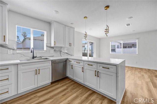 13831 Bessemer, Los Angeles, CA 91401