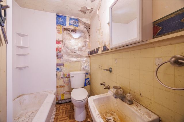 61 Lee St, Valencia Boro, PA 16059