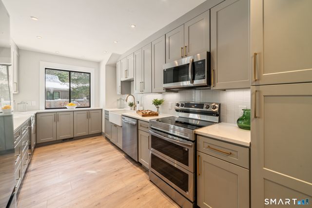 445 North Trail A, Stratford, CT 06614