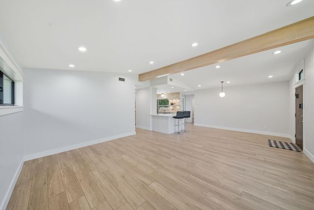 2215 Ansbury Drive, Houston, TX 77018
