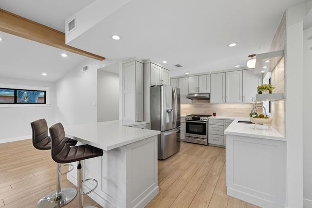 2215 Ansbury Drive, Houston, TX 77018