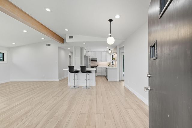 2215 Ansbury Drive, Houston, TX 77018