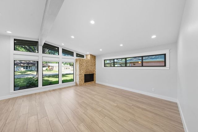 2215 Ansbury Drive, Houston, TX 77018