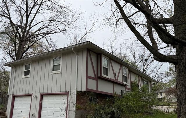 2009 SE Abbey Street, Blue Springs, MO 64014