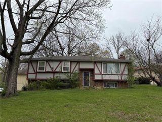 2009 SE Abbey Street, Blue Springs, MO 64014