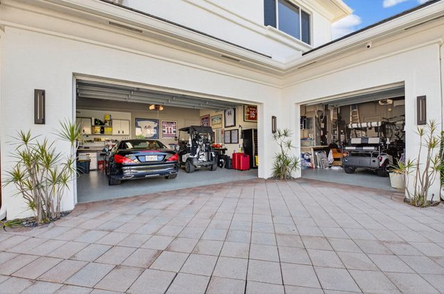 4170 NW Briarcliff Circle, Boca Raton, FL 33496