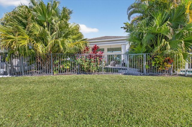 4170 NW Briarcliff Circle, Boca Raton, FL 33496