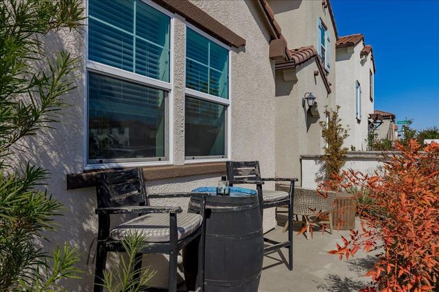 6112 Campus Pkwy, Roseville, CA 95747