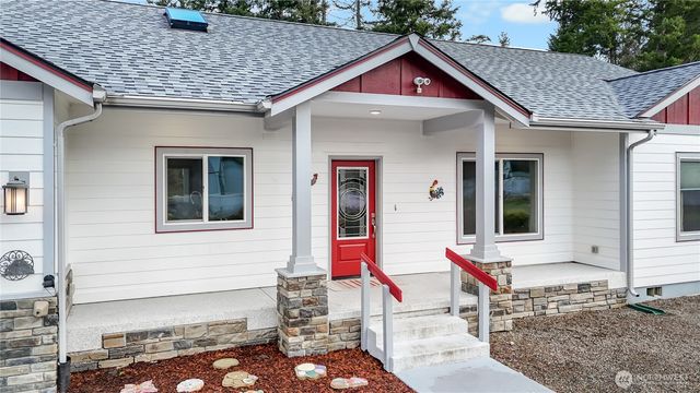 15840 Lawrence Lake Road SE, Yelm, WA 98597