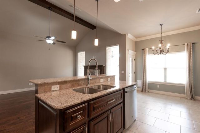 2124 Newbrook Drive, Edmond, OK 73003