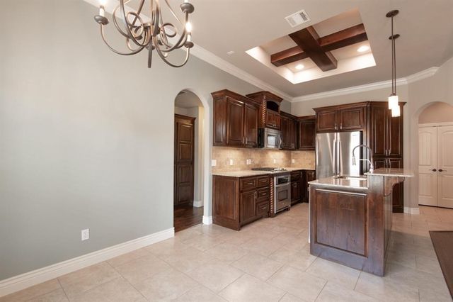 2124 Newbrook Drive, Edmond, OK 73003