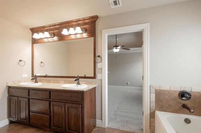 2124 Newbrook Drive, Edmond, OK 73003