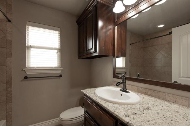 2124 Newbrook Drive, Edmond, OK 73003