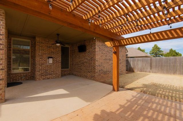 2124 Newbrook Drive, Edmond, OK 73003