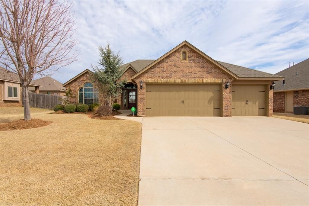 2124 Newbrook Drive, Edmond, OK 73003