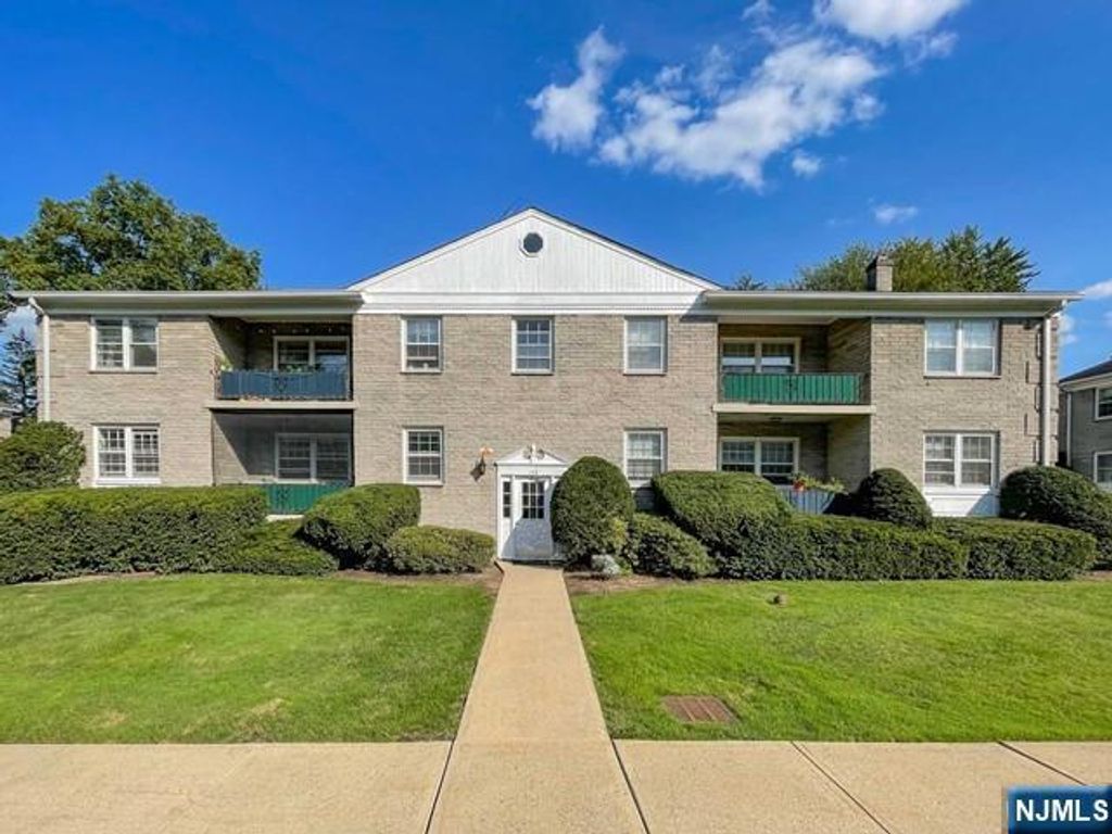 135-167 S Maple Avenue 155 E, Ridgewood, NJ 07450
