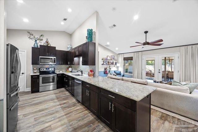 1569 Amarillo Trl, Gulf Breeze, FL 32563