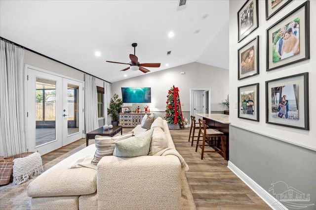 1569 Amarillo Trl, Gulf Breeze, FL 32563