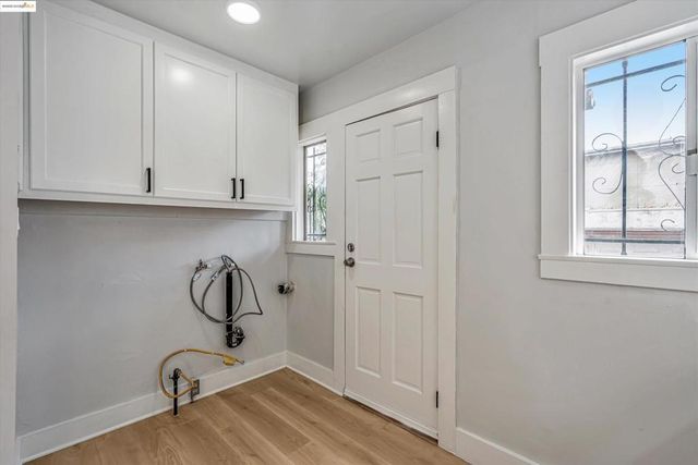 863 40th, Oakland, CA 94608