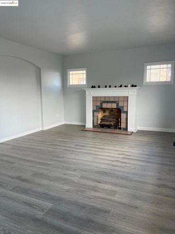 863 40th, Oakland, CA 94608