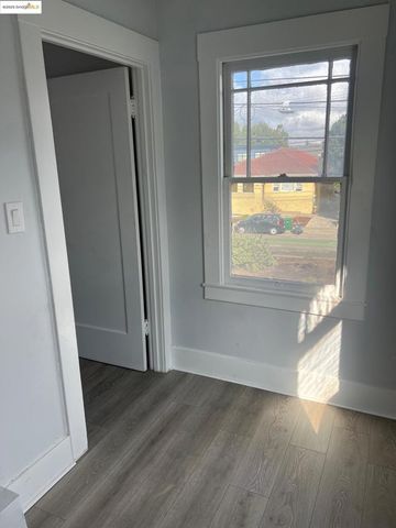 863 40th, Oakland, CA 94608