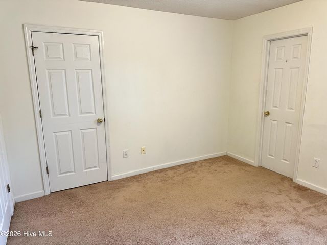 406 Winners Circle N, Jacksonville, NC 28546