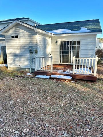 406 Winners Circle N, Jacksonville, NC 28546