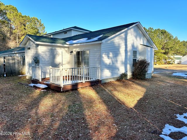 406 Winners Circle N, Jacksonville, NC 28546