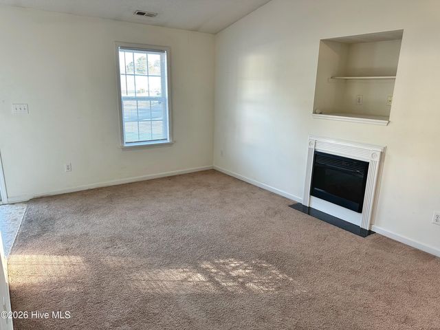 406 Winners Circle N, Jacksonville, NC 28546