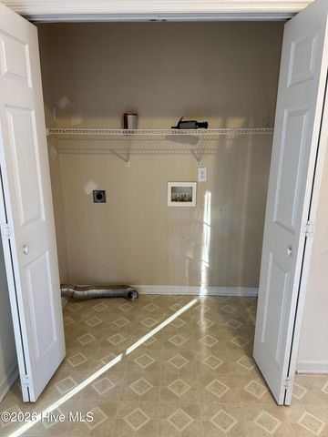 406 Winners Circle N, Jacksonville, NC 28546