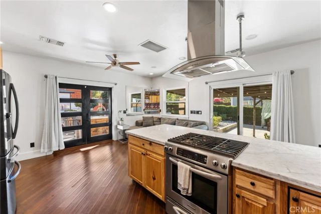 1029 W Palm, Redlands, CA 92373