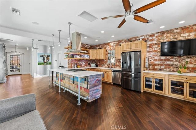 1029 W Palm, Redlands, CA 92373