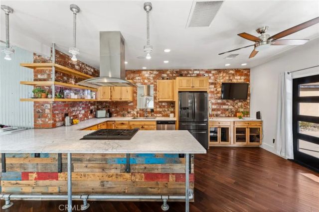 1029 W Palm, Redlands, CA 92373