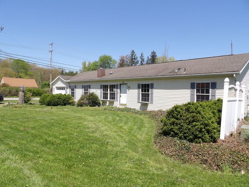 1040 MARSHALL Street, Conneaut Lake, PA 16316