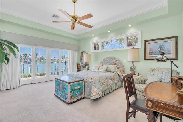 860 HARBOR ISLAND, Clearwater Beach, FL 33767