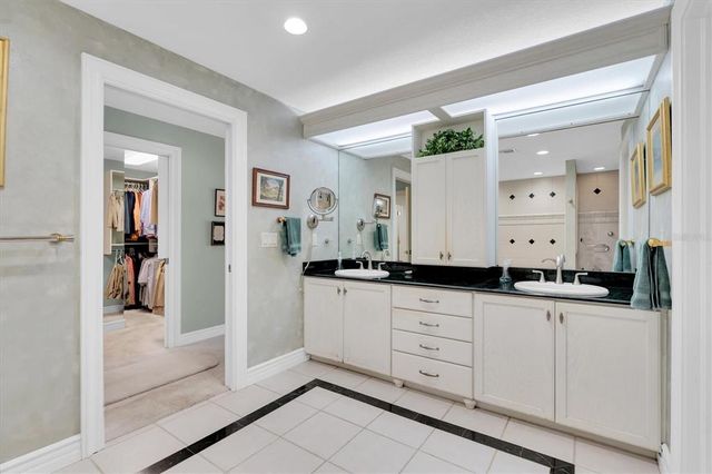 860 HARBOR ISLAND, Clearwater Beach, FL 33767