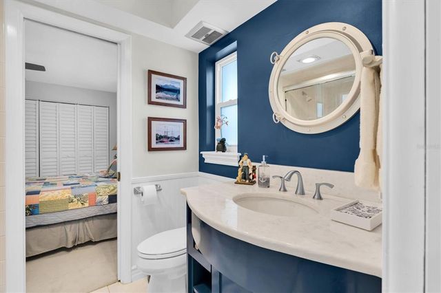 860 HARBOR ISLAND, Clearwater Beach, FL 33767