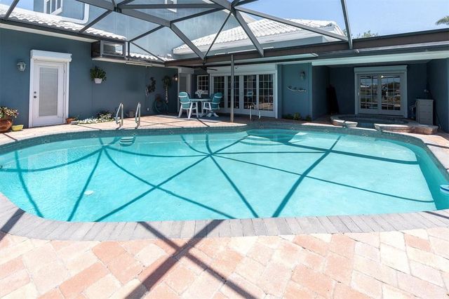 860 HARBOR ISLAND, Clearwater Beach, FL 33767