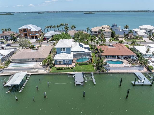 860 HARBOR ISLAND, Clearwater Beach, FL 33767