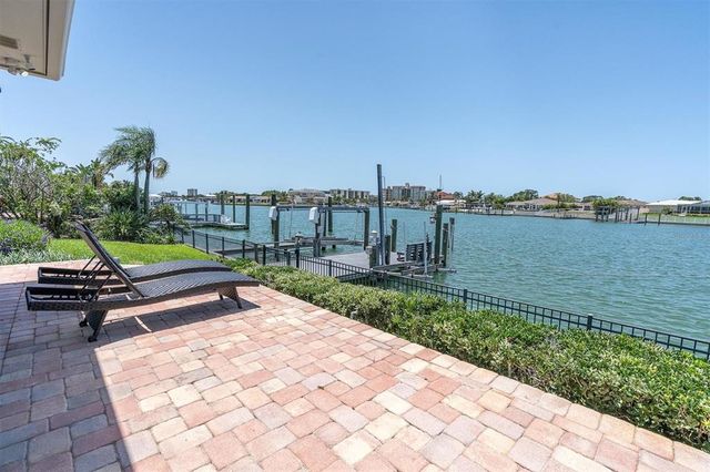 860 HARBOR ISLAND, Clearwater Beach, FL 33767