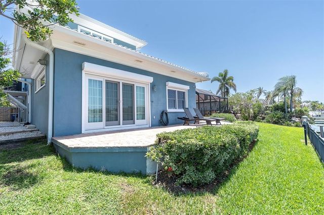 860 HARBOR ISLAND, Clearwater Beach, FL 33767