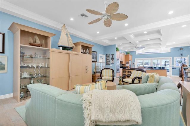 860 HARBOR ISLAND, Clearwater Beach, FL 33767