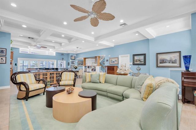 860 HARBOR ISLAND, Clearwater Beach, FL 33767