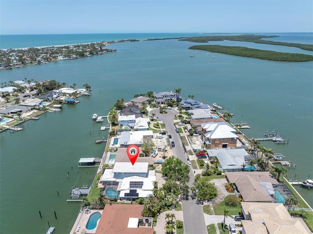 860 HARBOR ISLAND, Clearwater Beach, FL 33767
