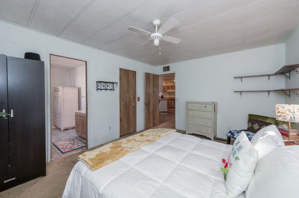 Image 13 of property listing at 2575 S Willow Avenue # 137, Fresno, CA 93725